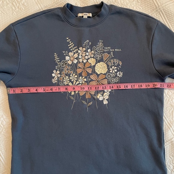 VANS Embroidered Flower Bouquet Crew Neck Sweatshirt Dusty Blue Grandma Vibes XS - Picture 9 of 10